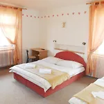 Hotel White Rabbit Hall 3*
