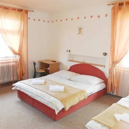 Hotel White Rabbit Hall 3*