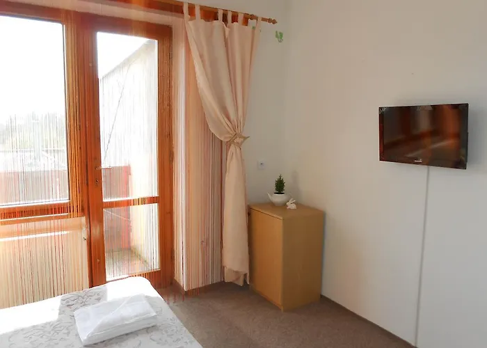 White Rabbit Hall Szálloda 3*